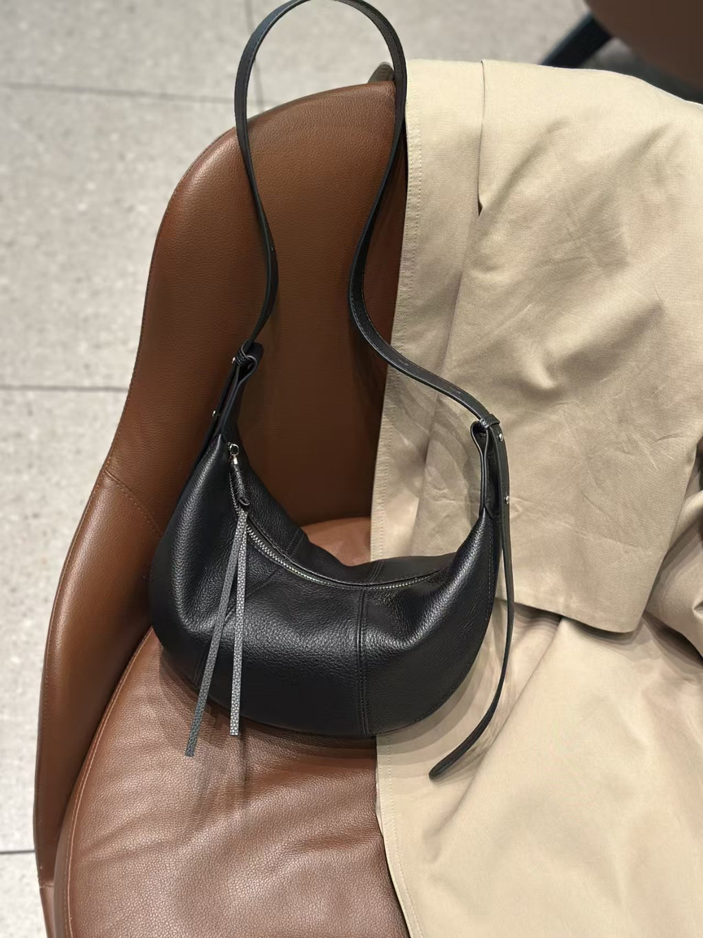 Women’s Genuine Leather Crescent Shoulder Bag – Soft Hobo Crossbody Bag for Everyday & Commuting